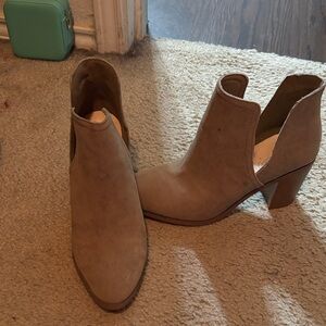 Shoe Dazzle Taupe Ankle Booties